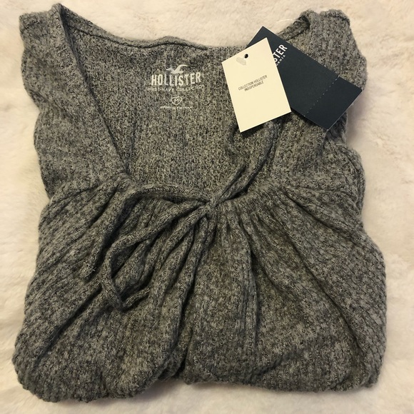 Hollister Gray Long Sleeve Fleece Top (BRAND NEW) - Picture 4 of 6
